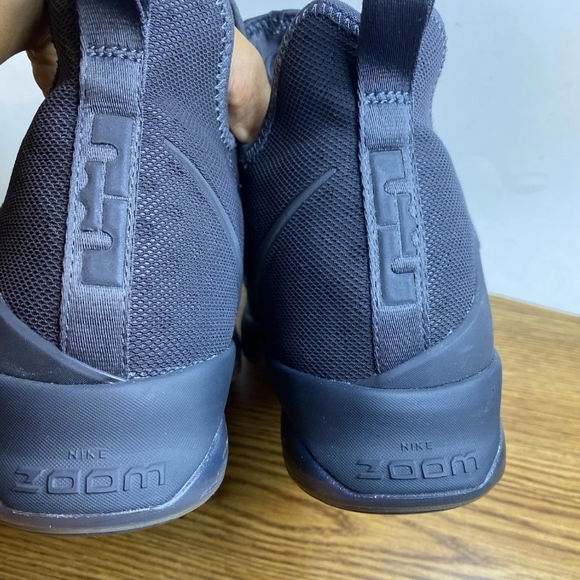 Nike Lebron XIV 14 Limited Zero Dark Thirty Mens Size 12 Black 852402-002 - Picture 5 of 14